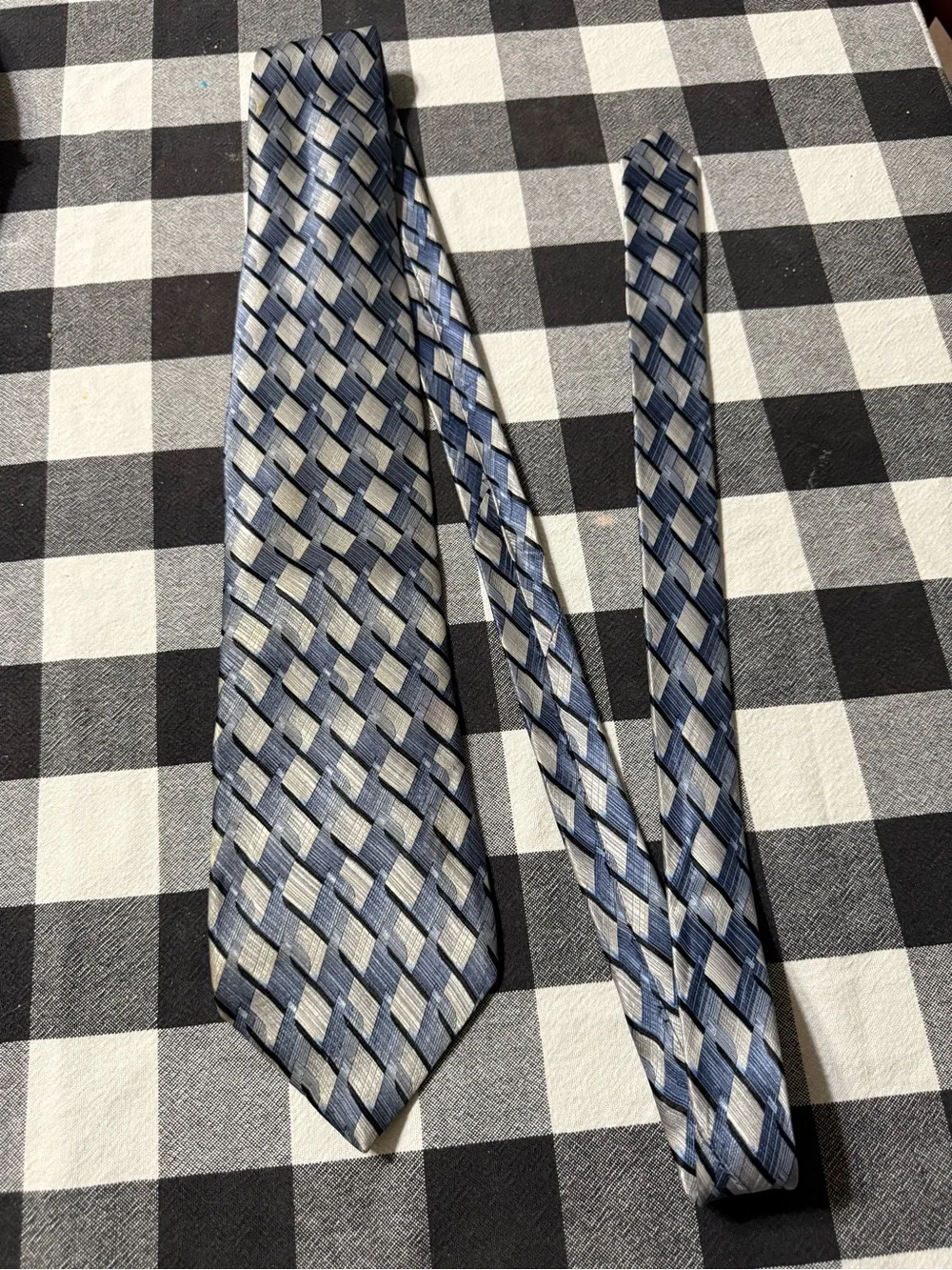 Men’s Blue and Silver Geometric Silk-Feel Tie